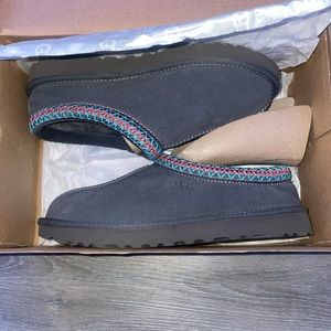 Gray tasman uggs
